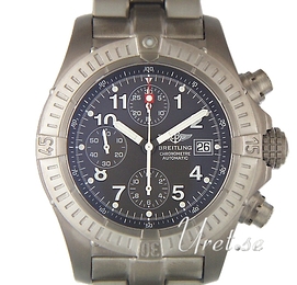 Breitling Chrono Avenger Szary/Tytan Ø44 mm 862